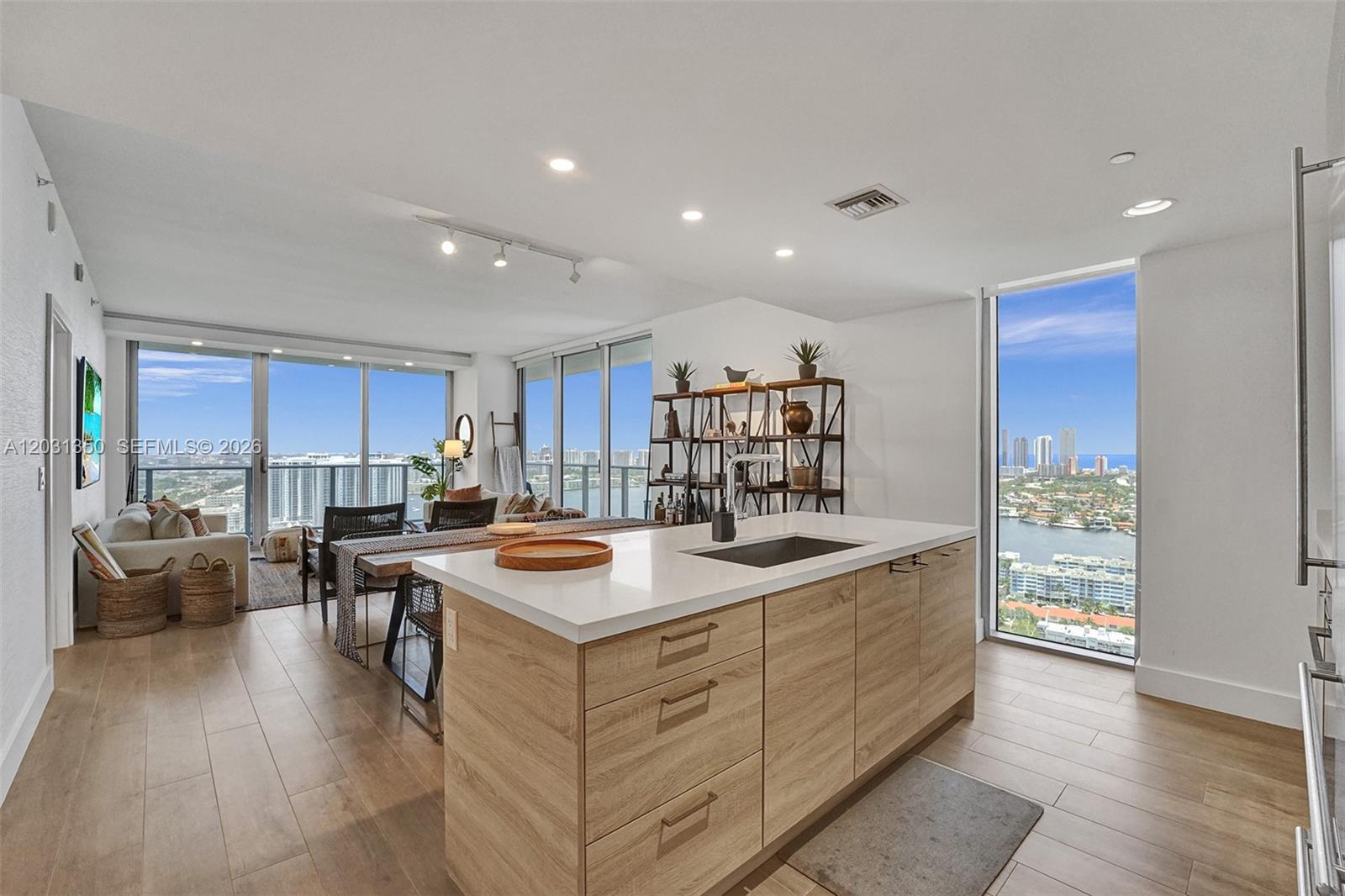 16385 Biscayne Blvd #3107, North Miami Beach FL 33160
