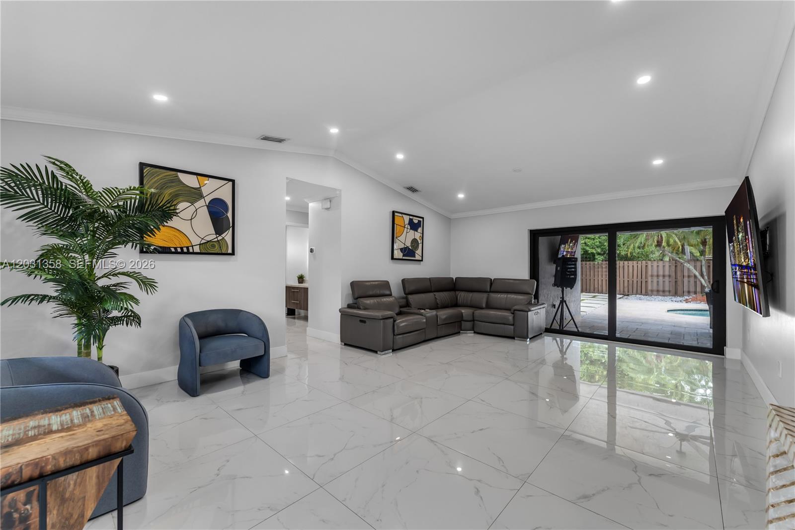 15842 SW 105th St, Miami FL 33196