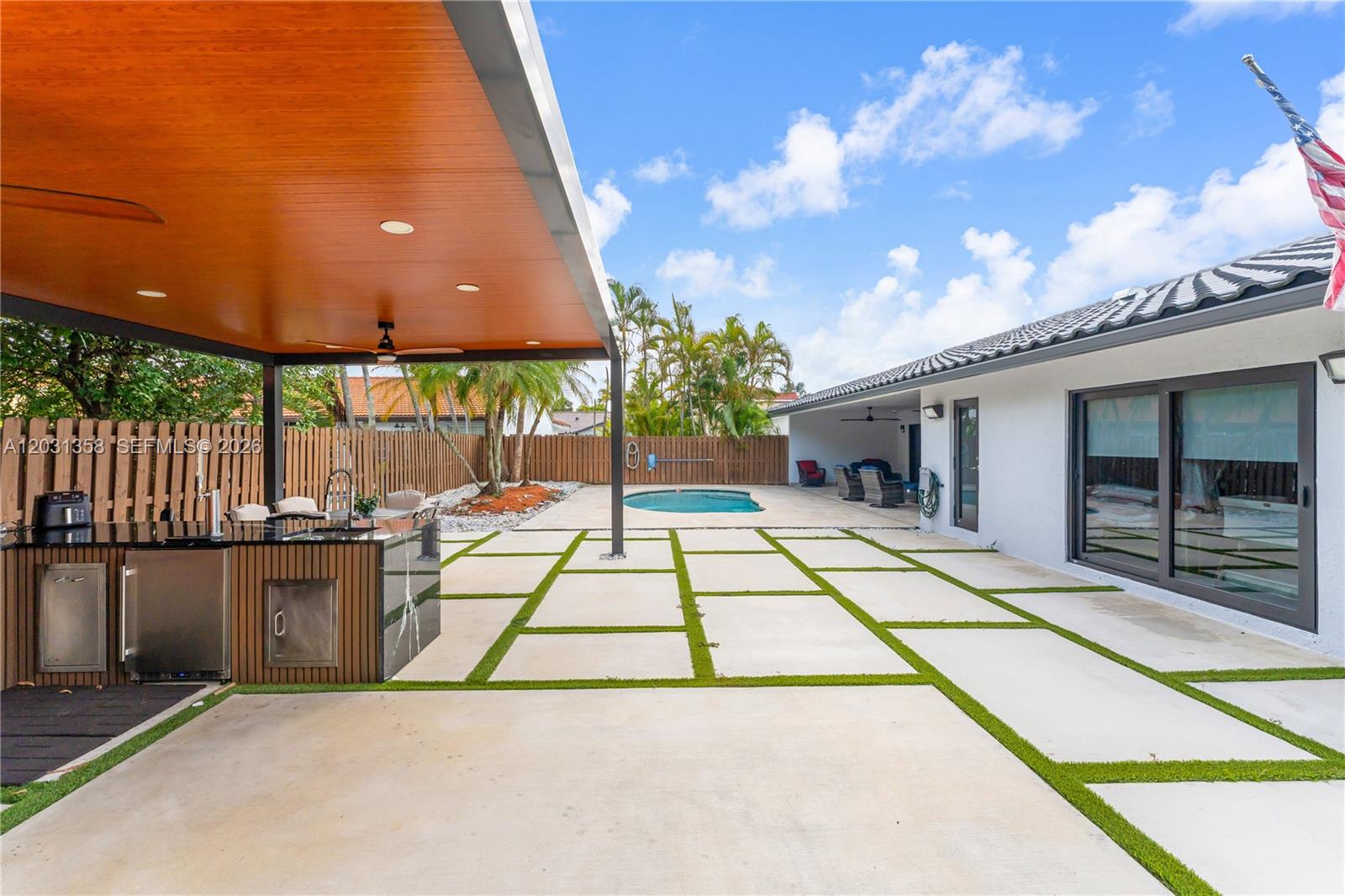 15842 SW 105th St, Miami FL 33196
