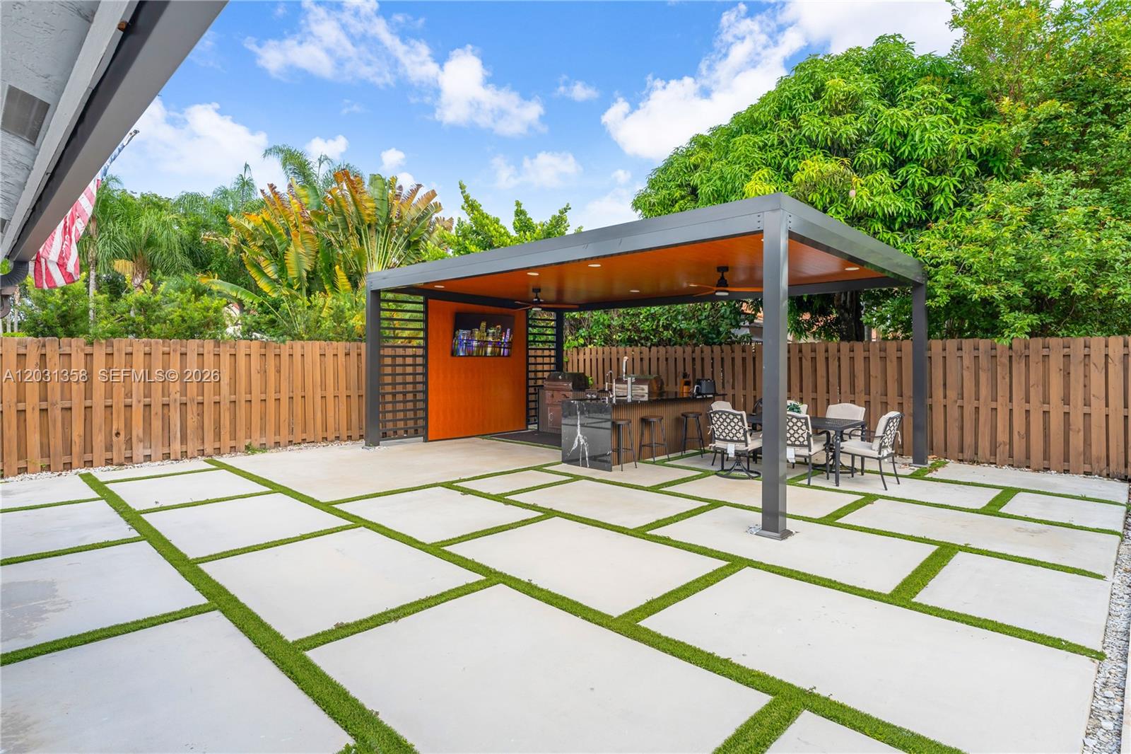 15842 SW 105th St, Miami FL 33196