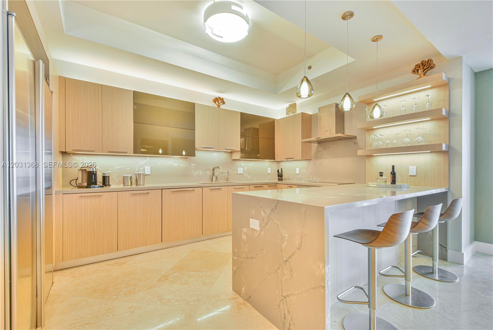 100 S Pointe Dr #2806, Miami Beach FL 33139