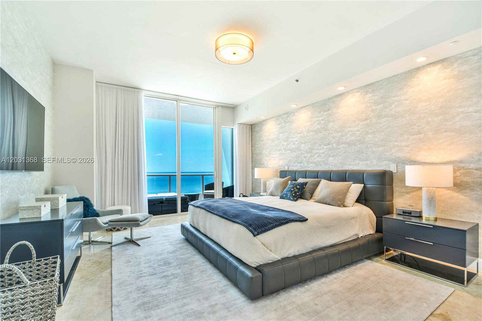 100 S Pointe Dr #2806, Miami Beach FL 33139