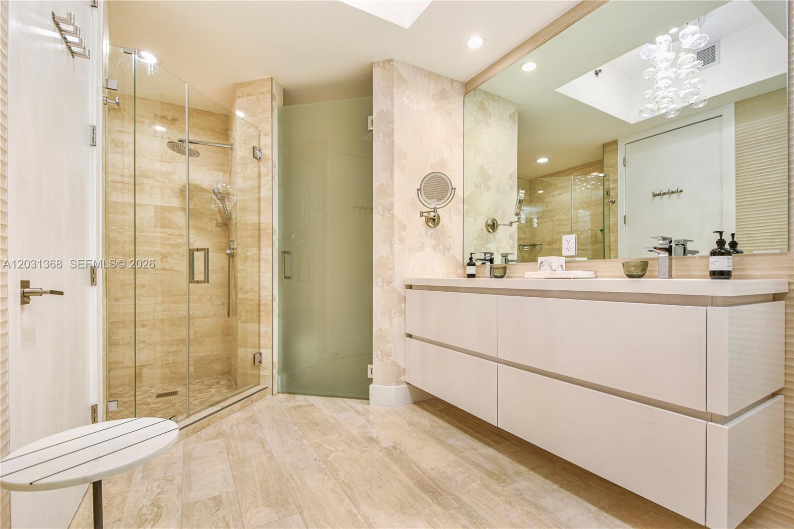 100 S Pointe Dr #2806, Miami Beach FL 33139