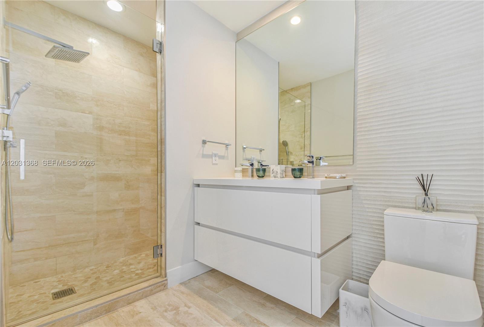 100 S Pointe Dr #2806, Miami Beach FL 33139