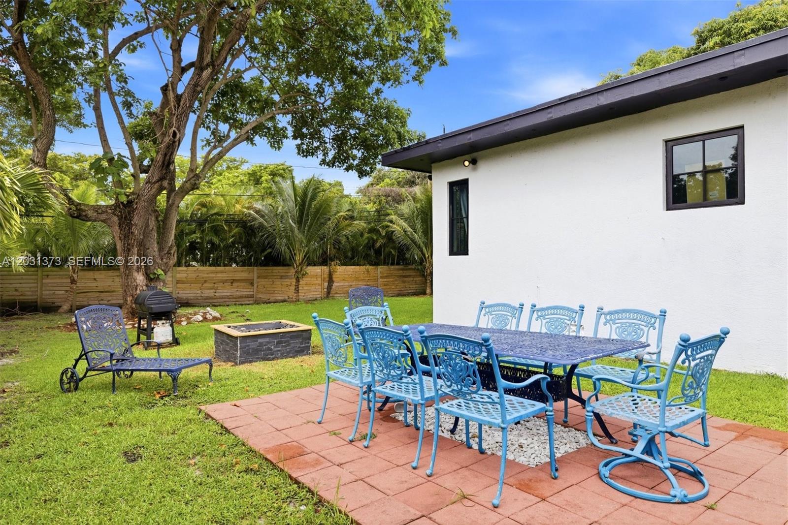 172 NW 90th St, El Portal FL 33150