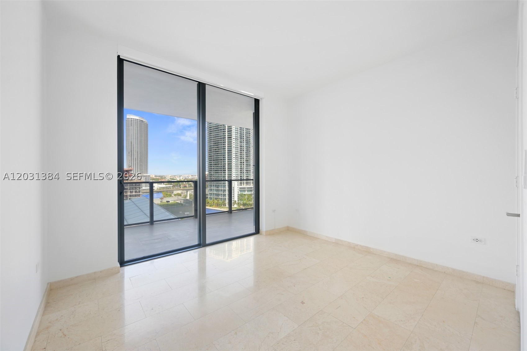 68 SE 6th St #910, Miami FL 33131
