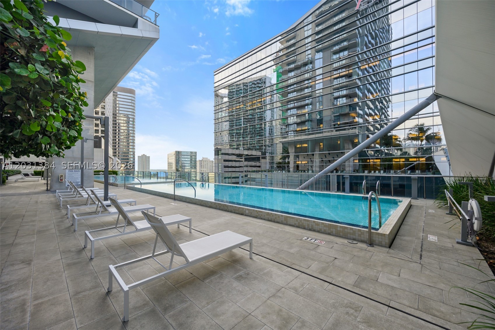 68 SE 6th St #910, Miami FL 33131