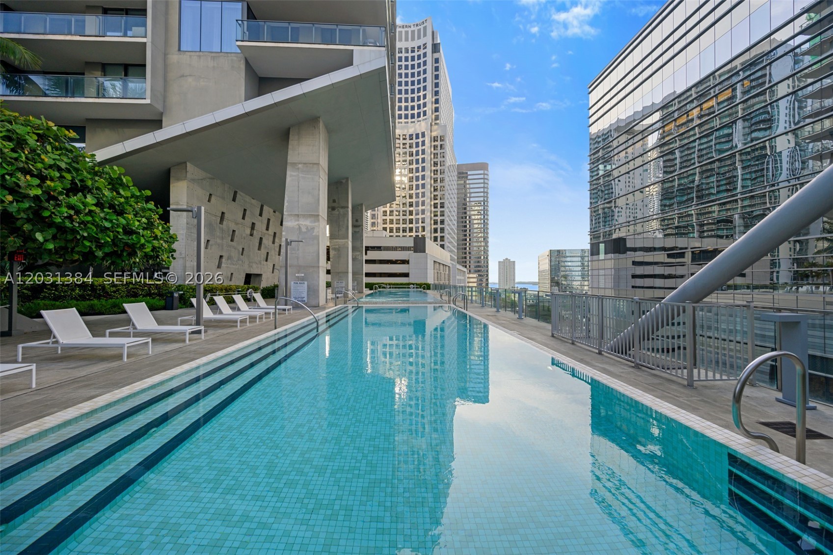 68 SE 6th St #910, Miami FL 33131