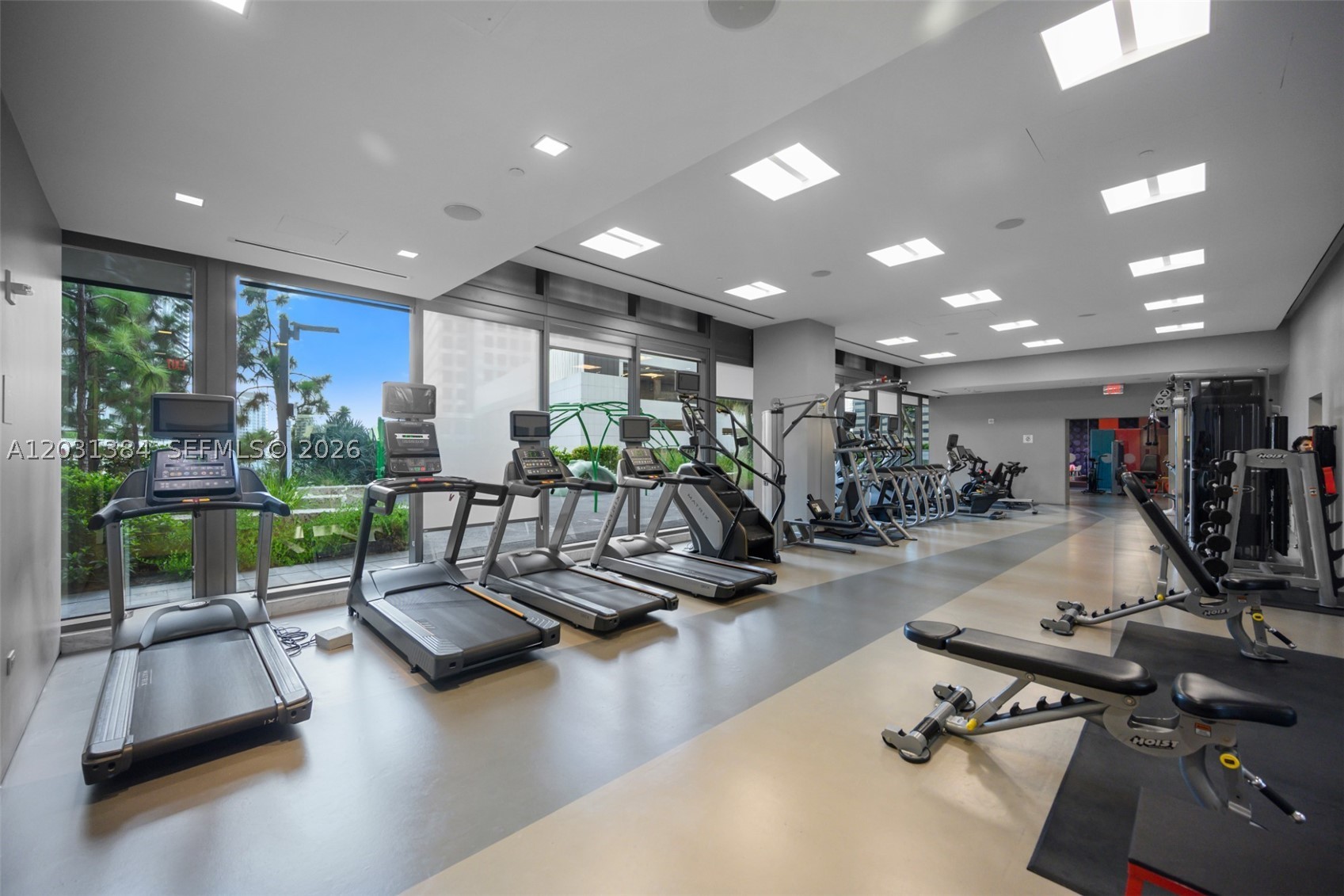 68 SE 6th St #910, Miami FL 33131