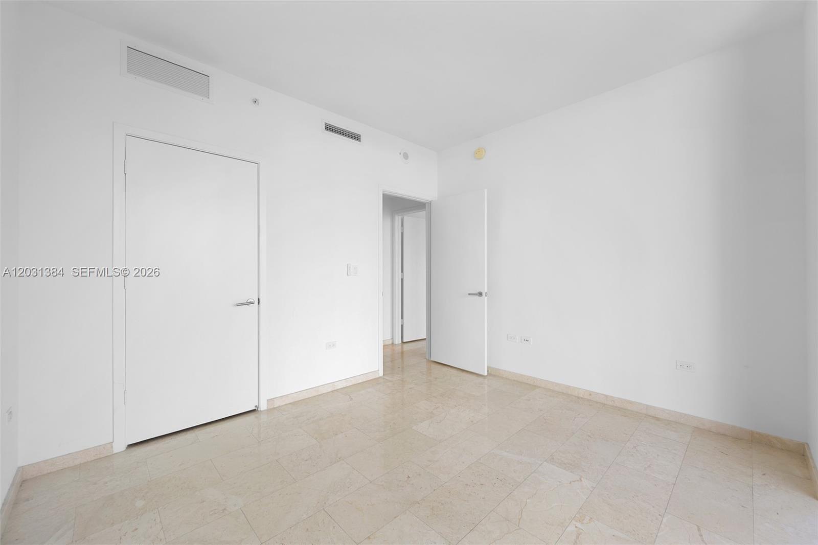 68 SE 6th St #910, Miami FL 33131