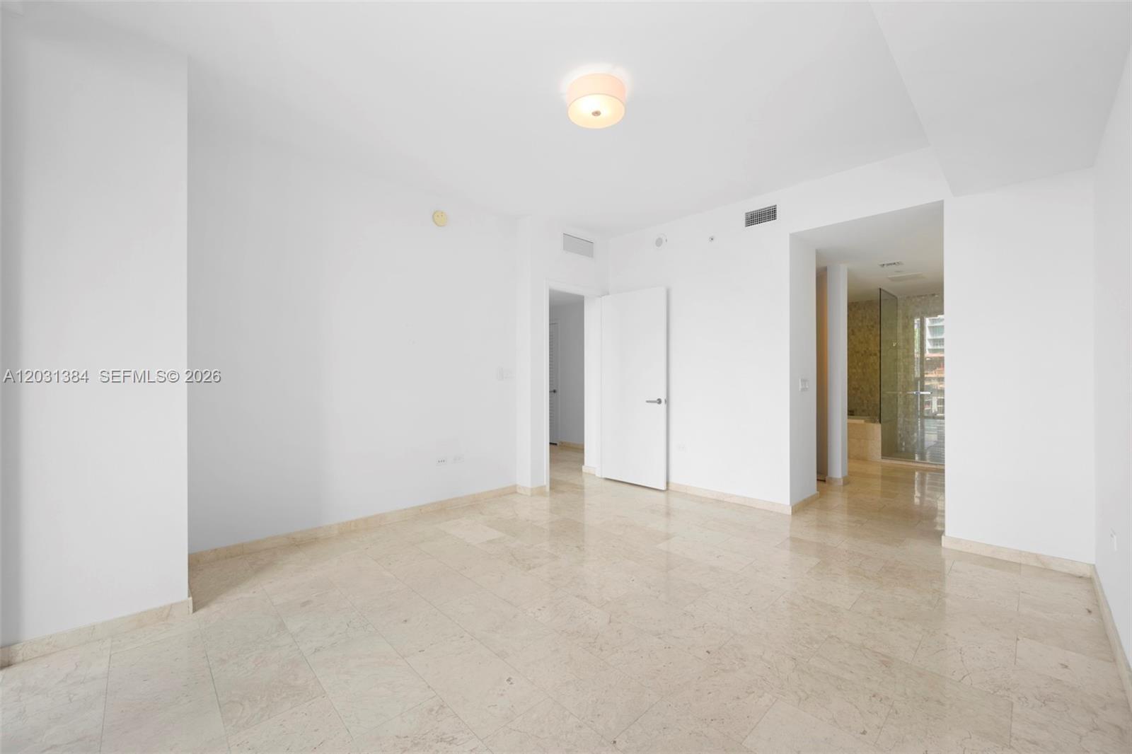 68 SE 6th St #910, Miami FL 33131