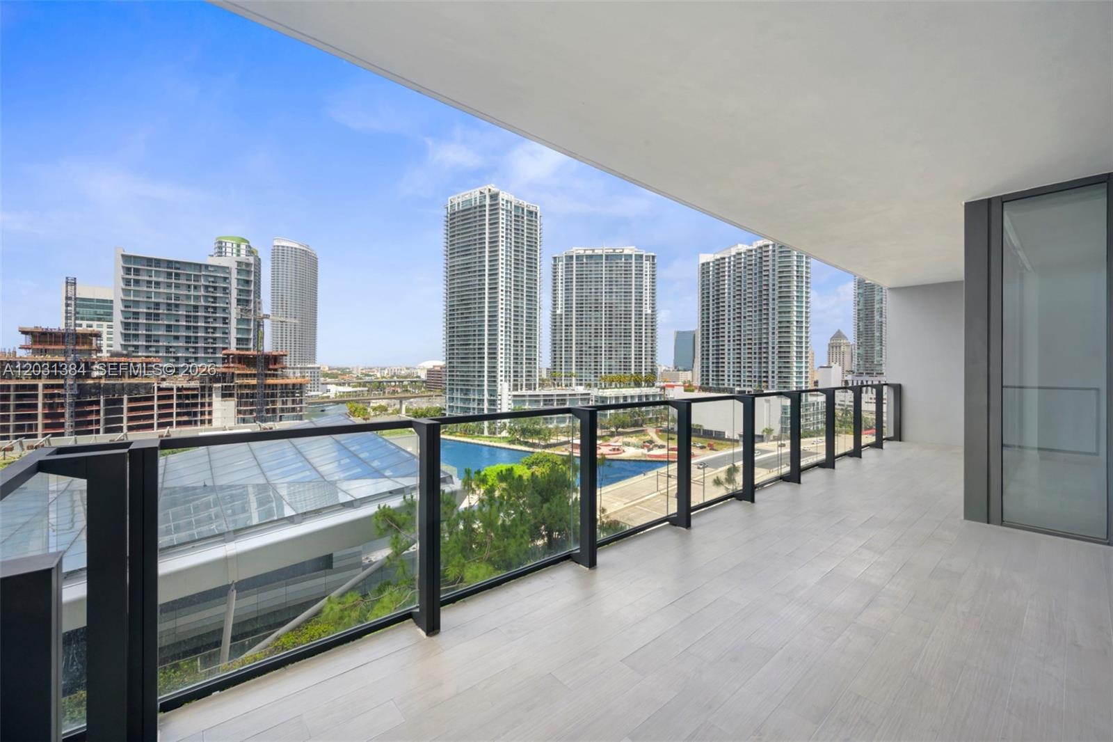 68 SE 6th St #910, Miami FL 33131