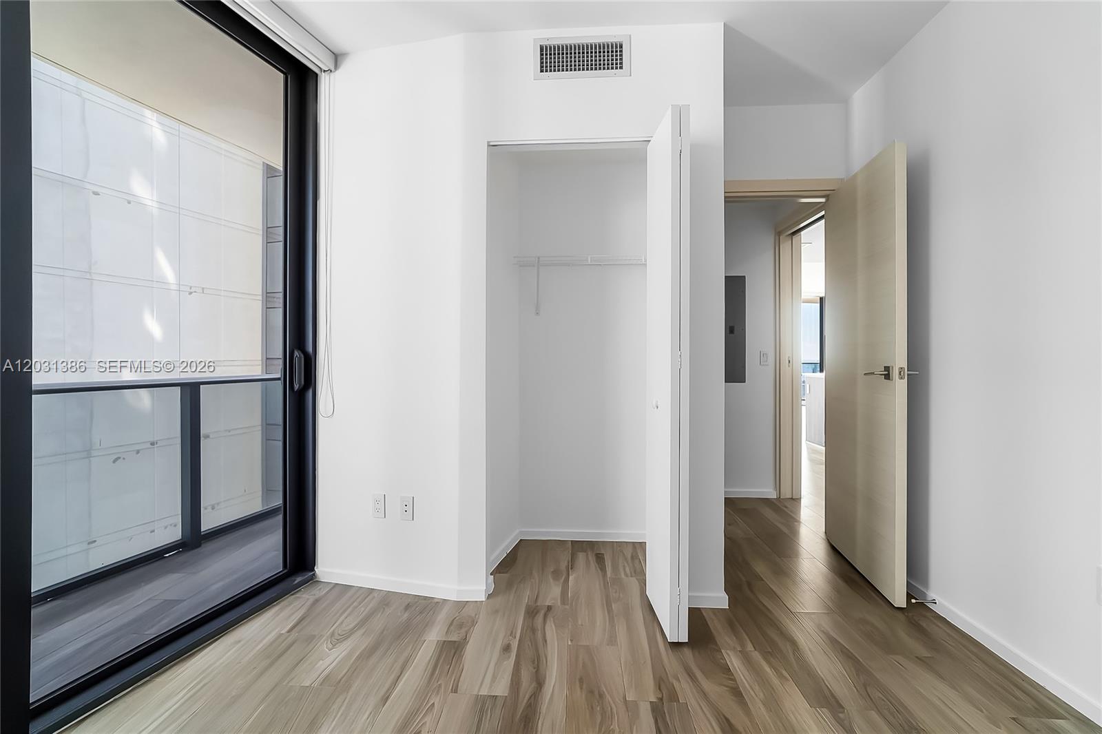 801 S Miami Ave #3704, Miami FL 33130