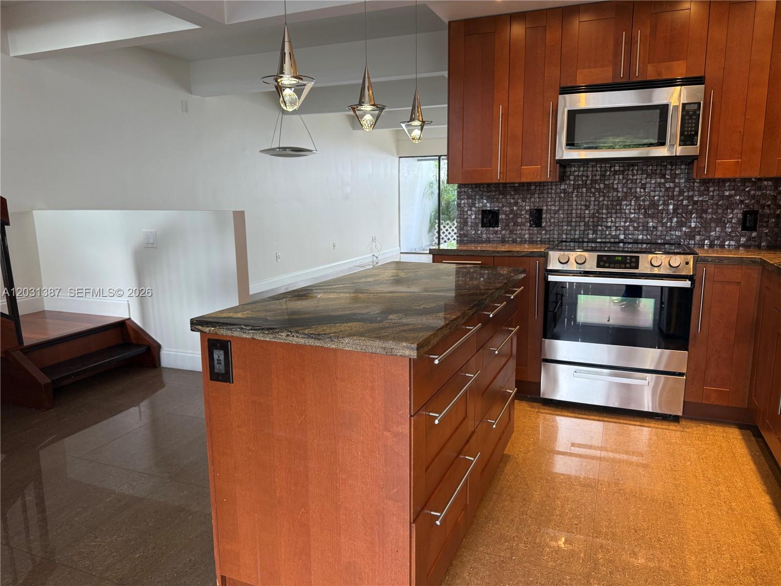19220 NE 25th #272B, Miami FL 33180