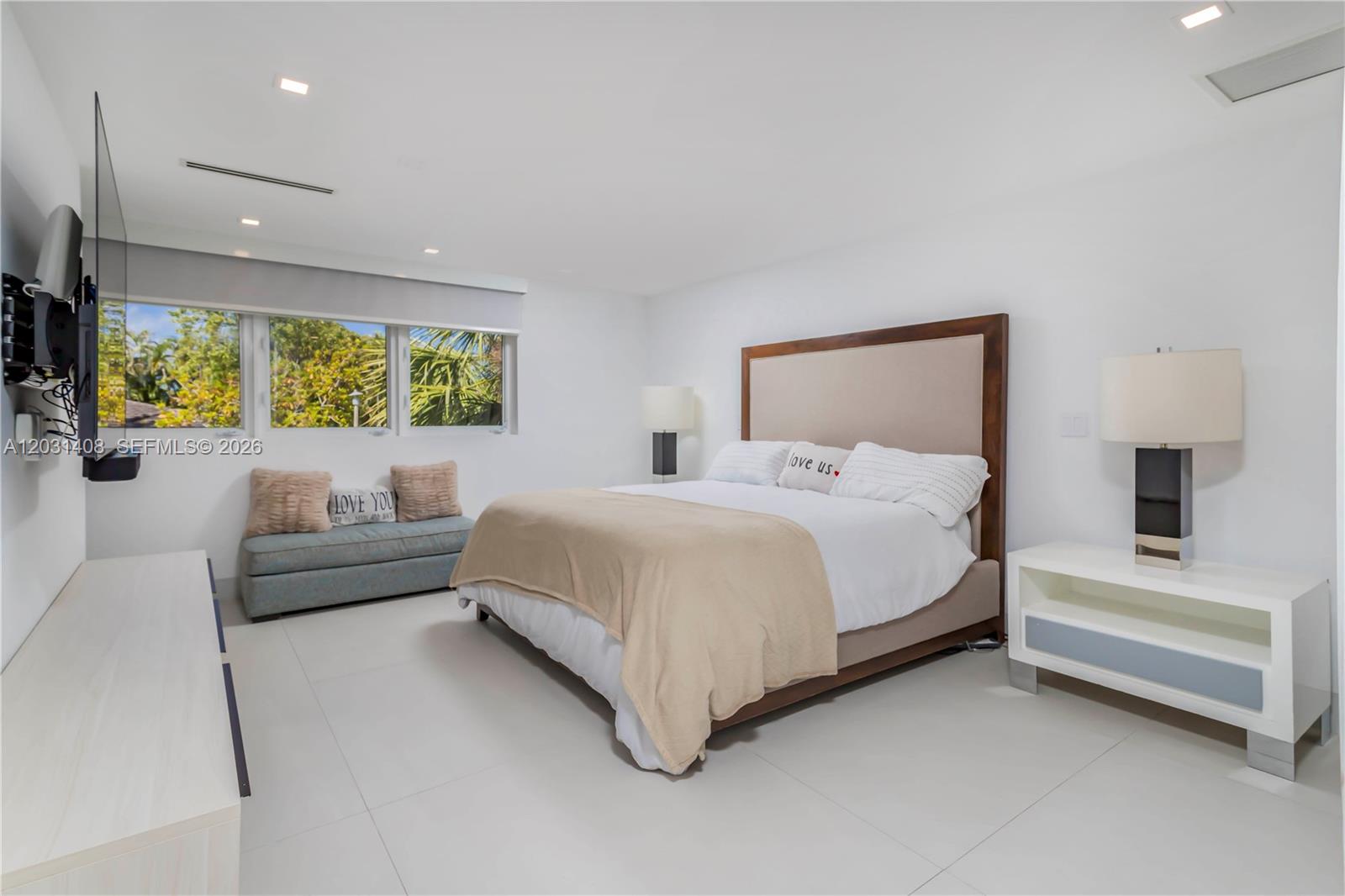301 E Shore Dr E #301, Miami FL 33133
