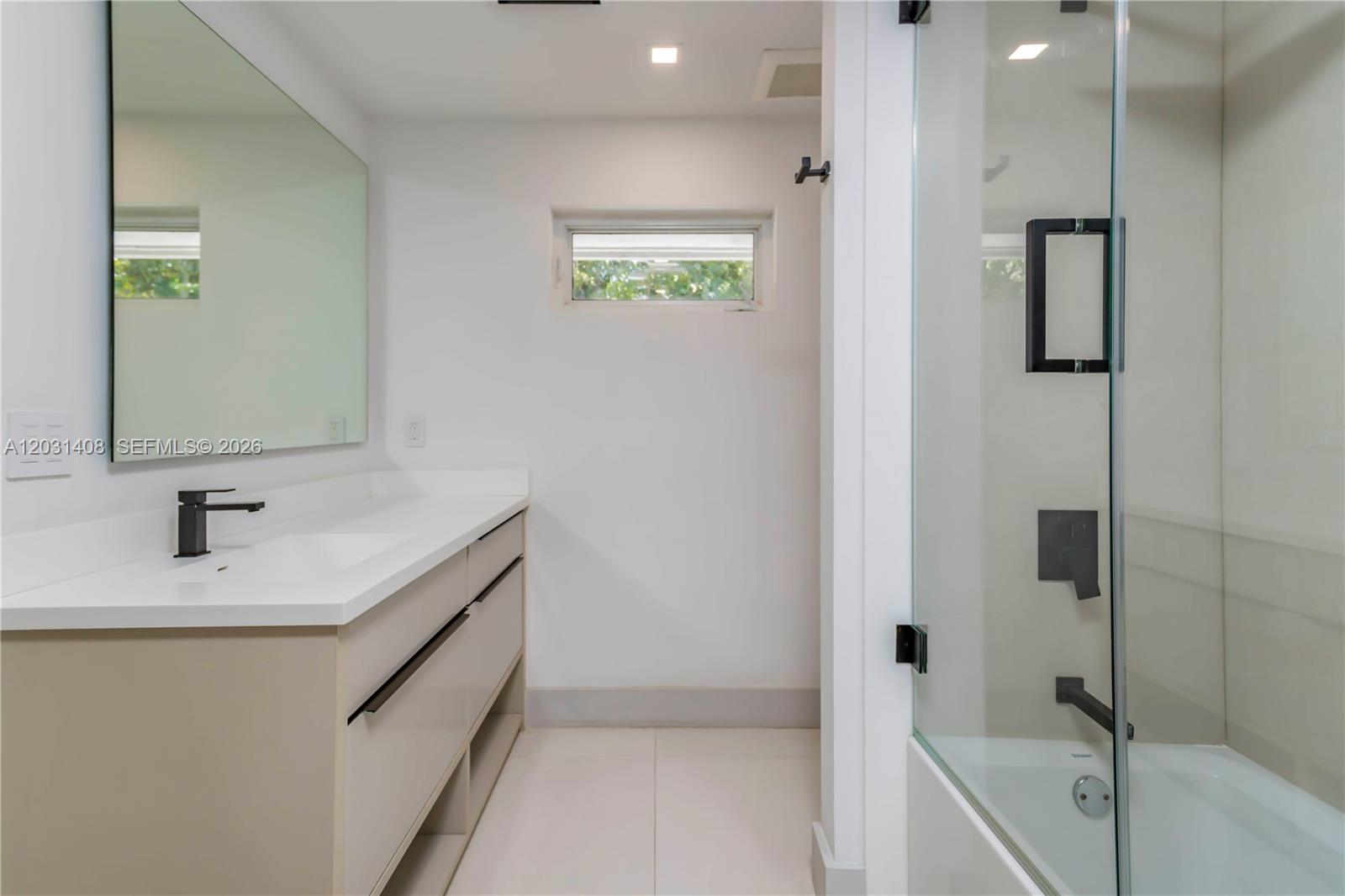 301 E Shore Dr E #301, Miami FL 33133