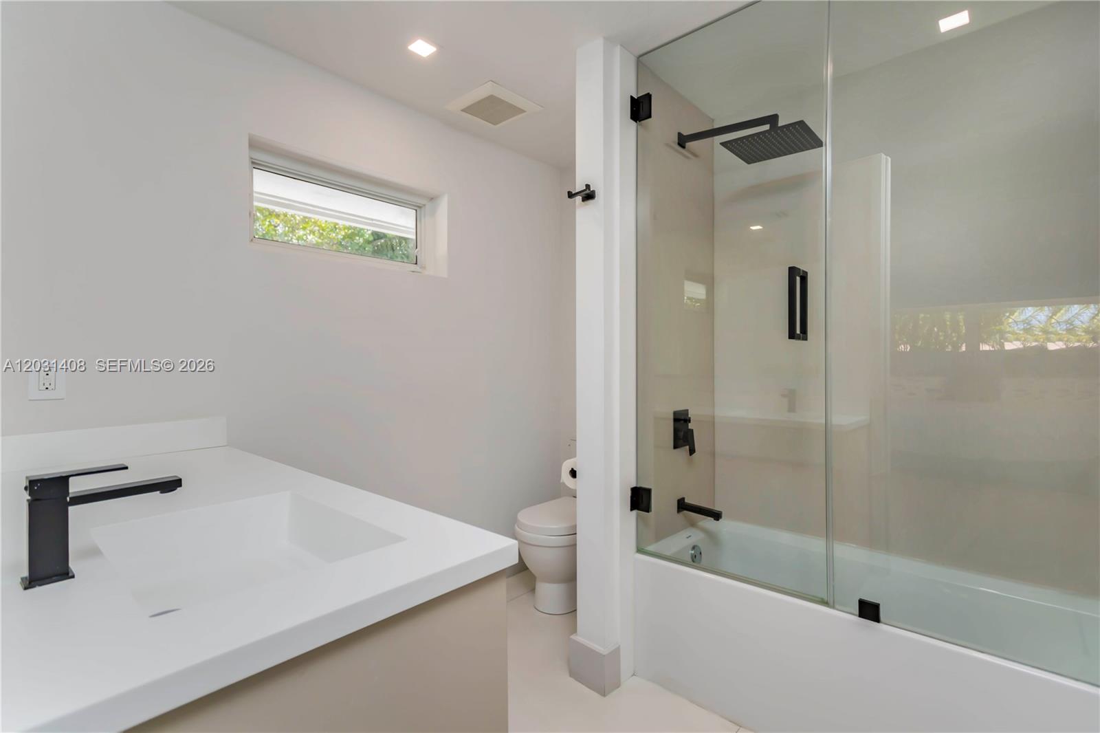 301 E Shore Dr E #301, Miami FL 33133