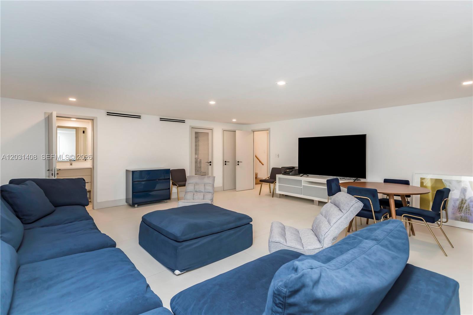 301 E Shore Dr E #301, Miami FL 33133
