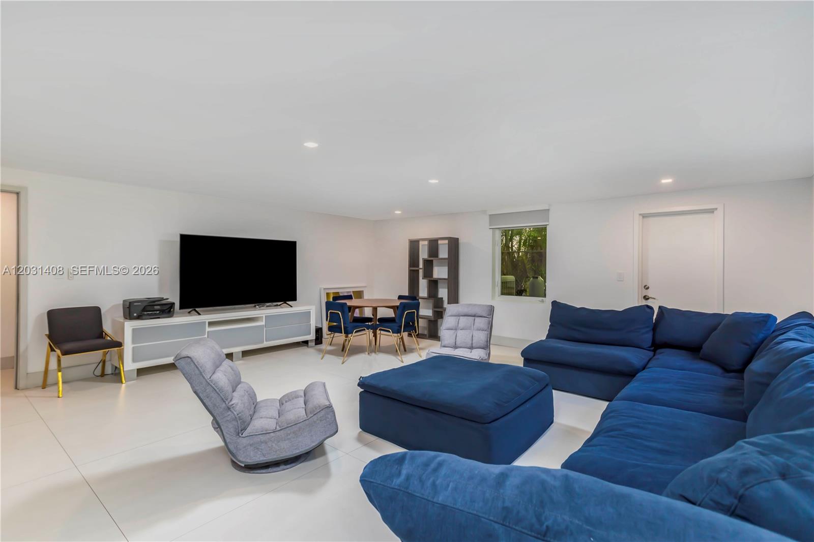 301 E Shore Dr E #301, Miami FL 33133