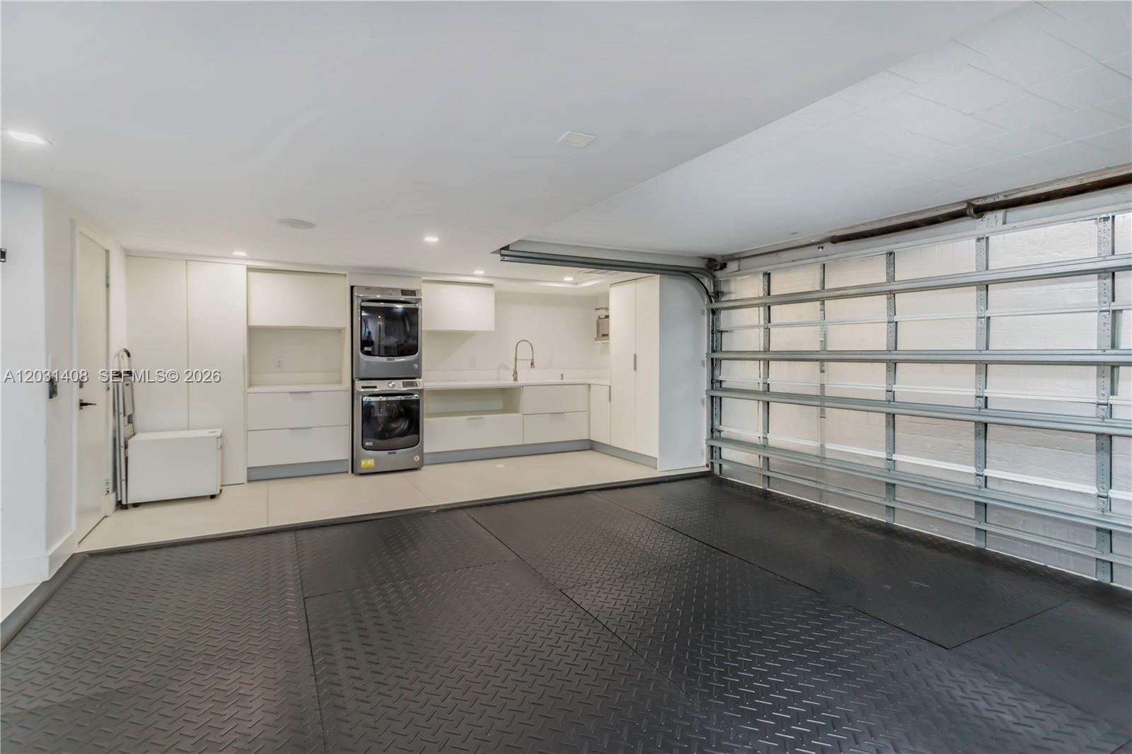 301 E Shore Dr E #301, Miami FL 33133