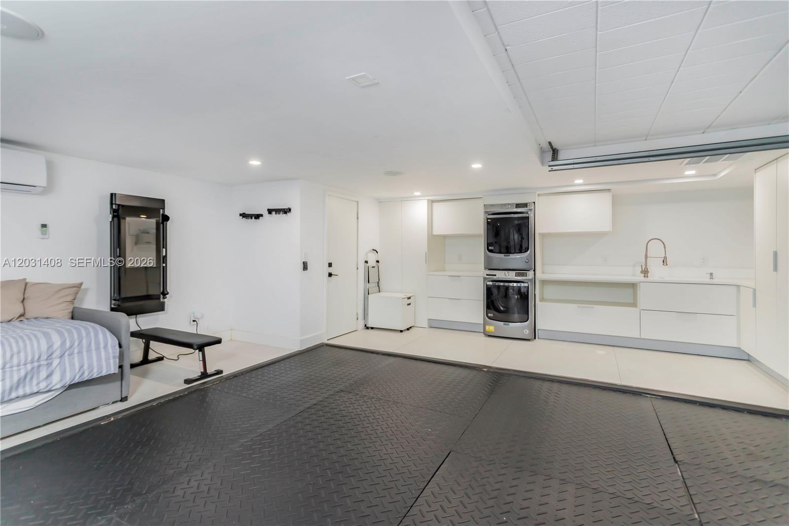 301 E Shore Dr E #301, Miami FL 33133