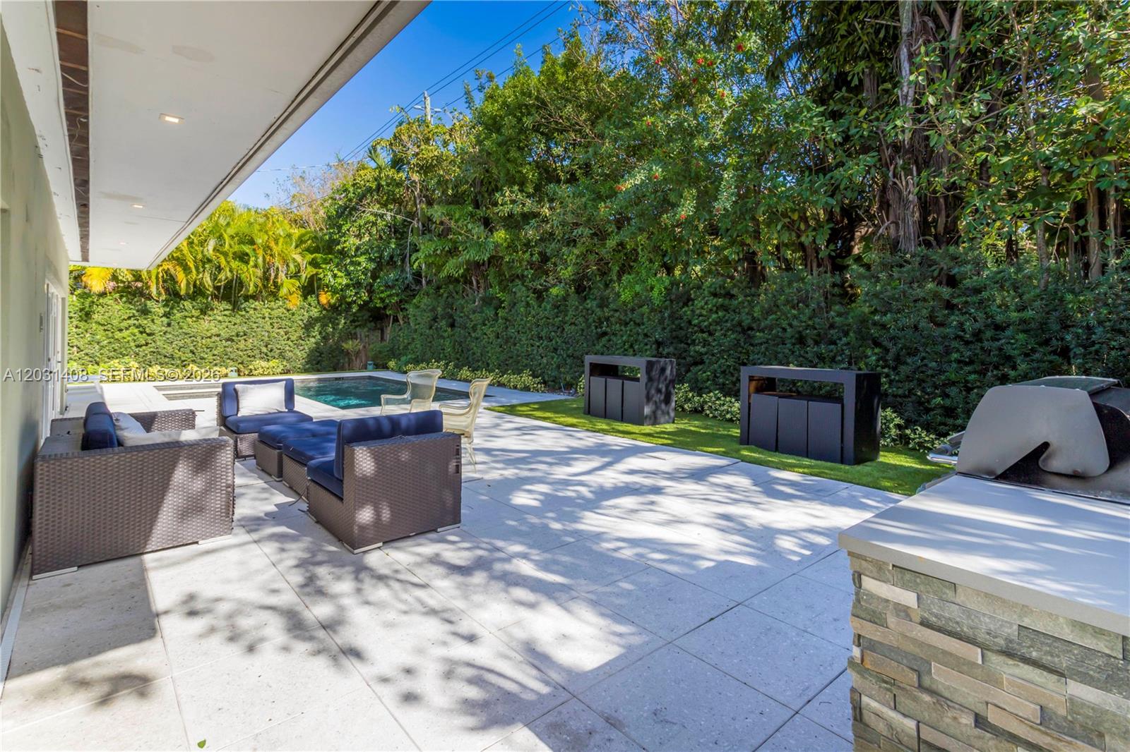 301 E Shore Dr E #301, Miami FL 33133