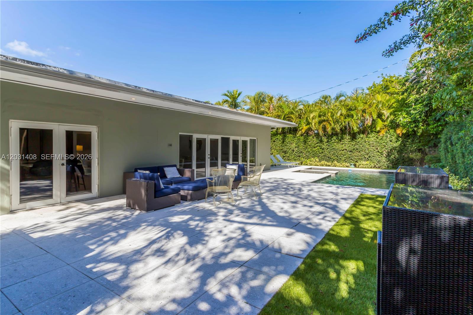 301 E Shore Dr E #301, Miami FL 33133