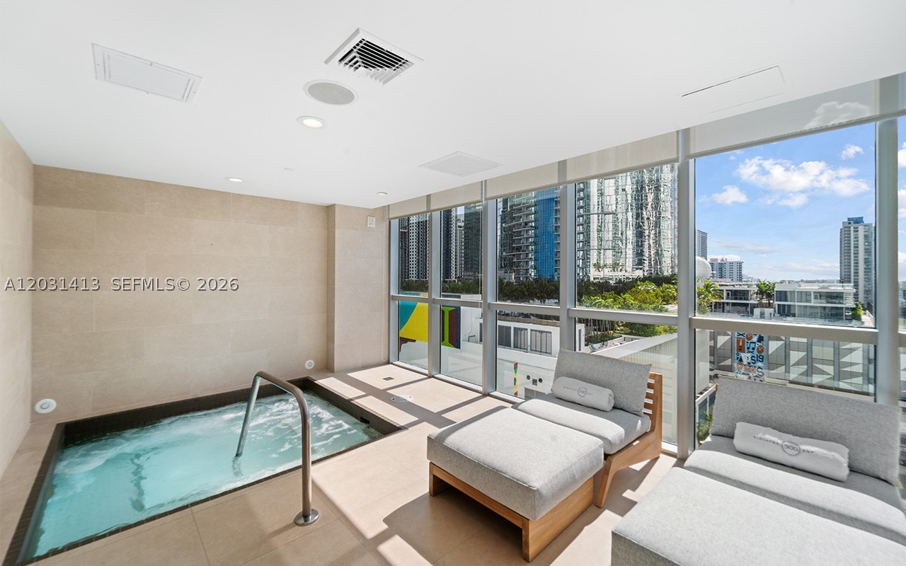 900 Biscayne Blvd #2101, Miami FL 33132