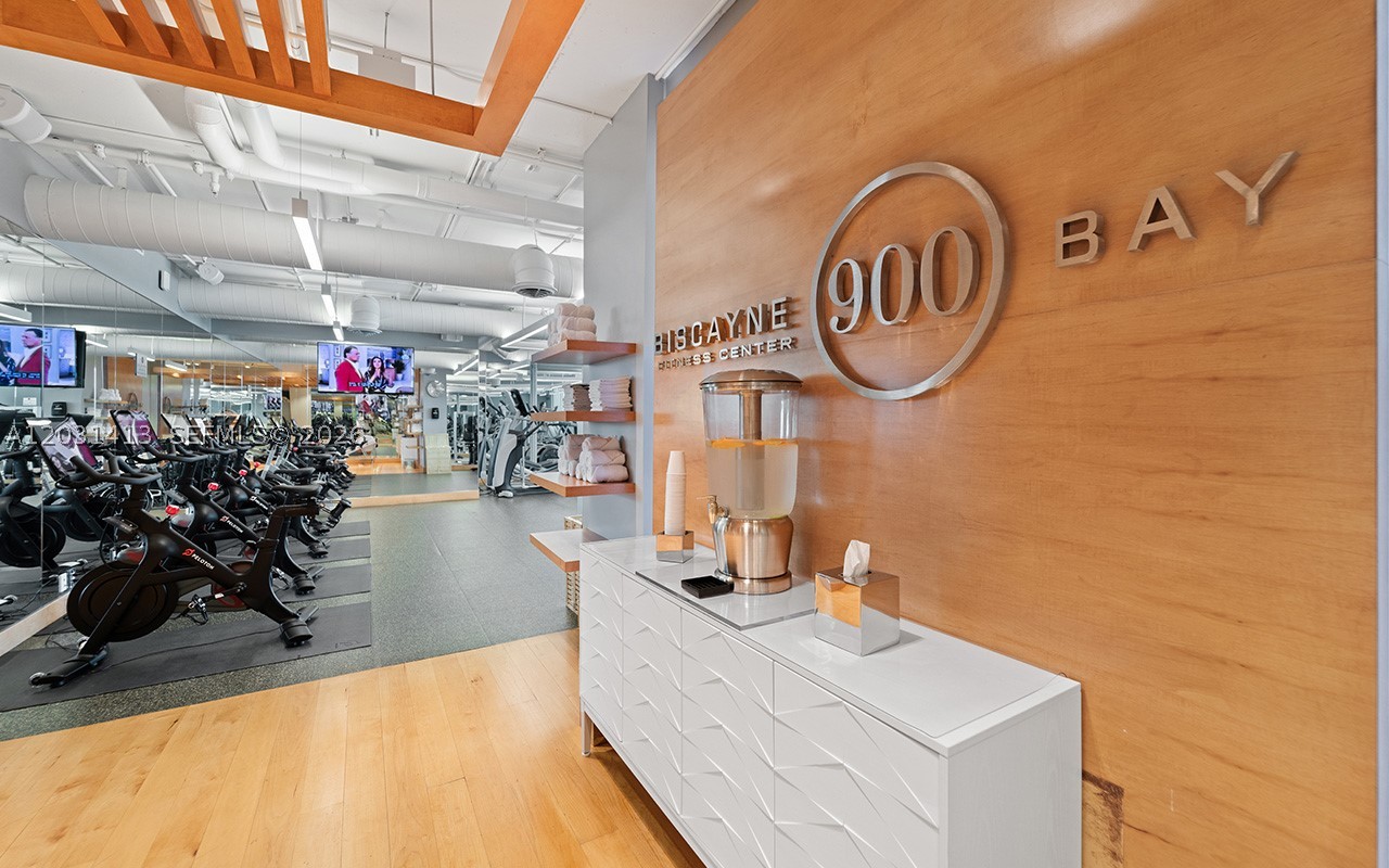 900 Biscayne Blvd #2101, Miami FL 33132