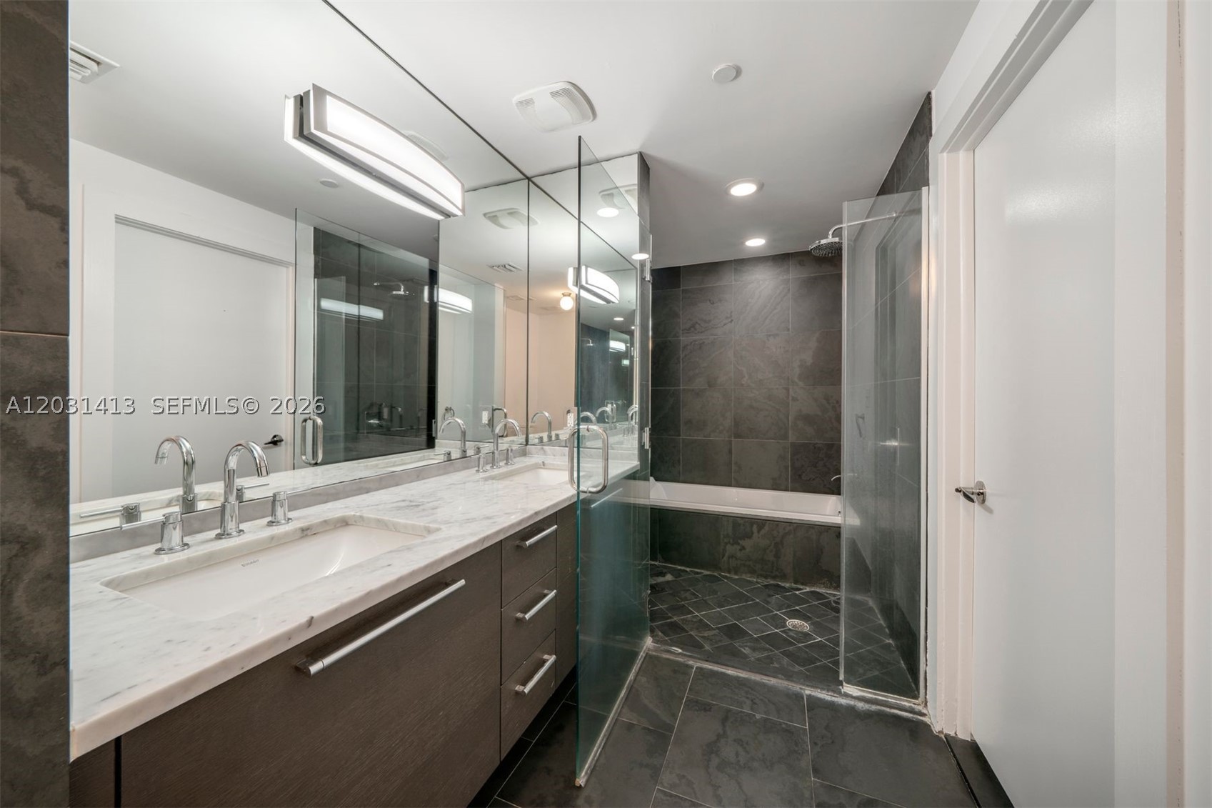 900 Biscayne Blvd #2101, Miami FL 33132
