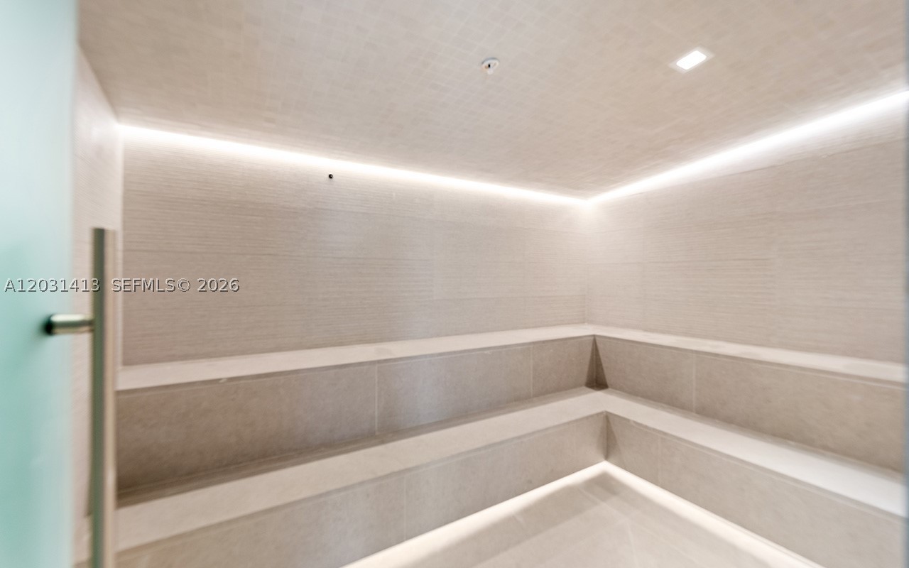 900 Biscayne Blvd #2101, Miami FL 33132