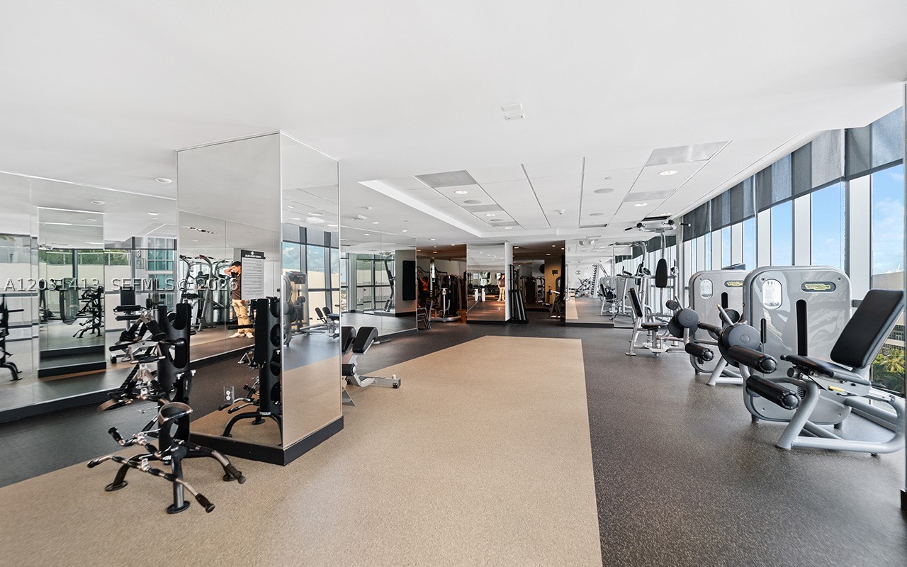 900 Biscayne Blvd #2101, Miami FL 33132