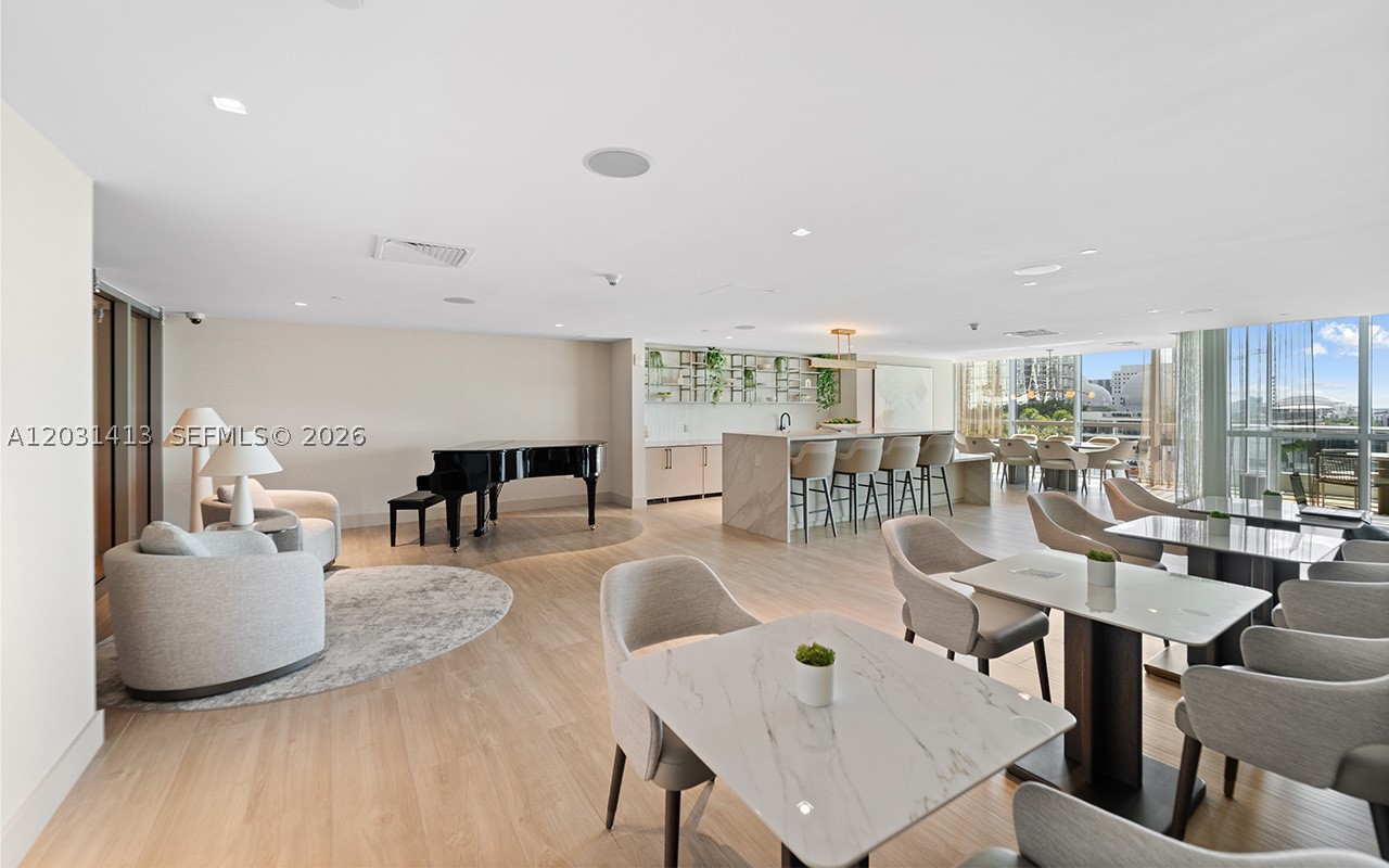 900 Biscayne Blvd #2101, Miami FL 33132