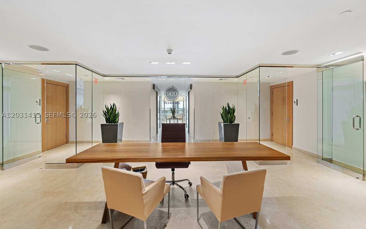 900 Biscayne Blvd #2101, Miami FL 33132