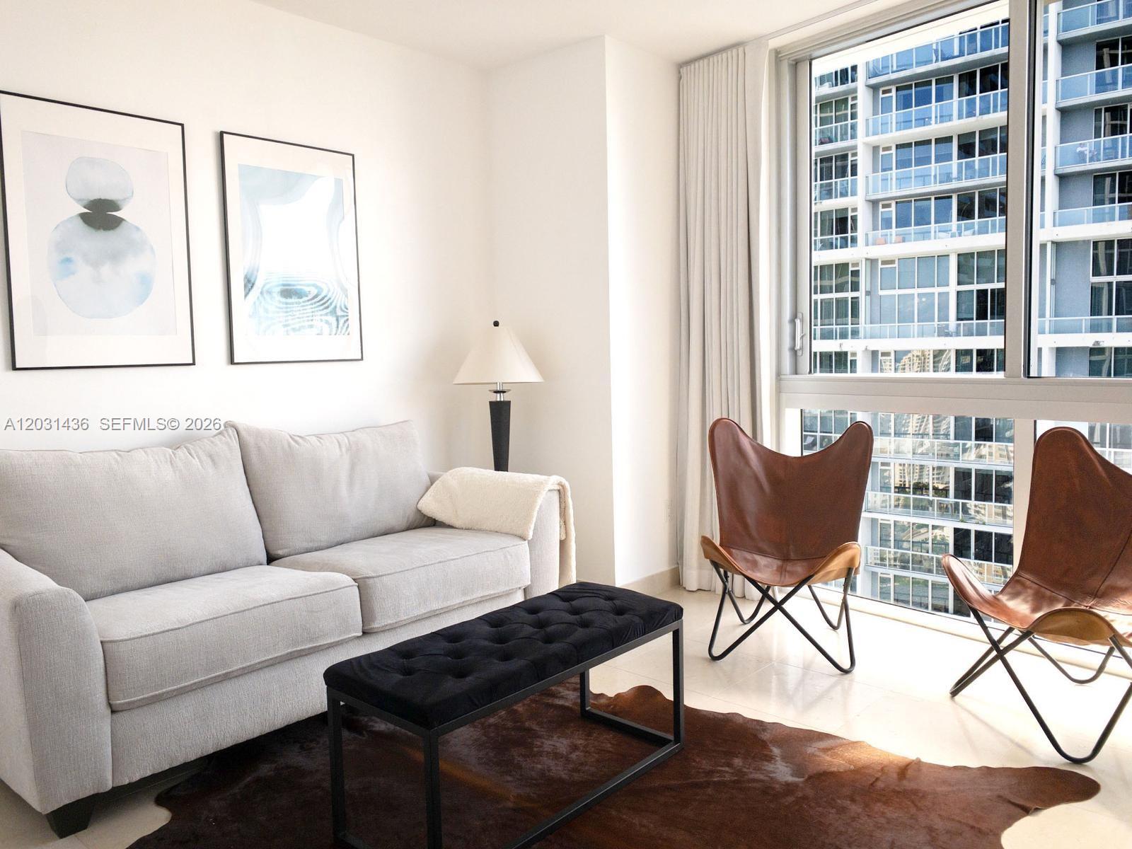 475 Brickell Ave #3915, Miami FL 33131