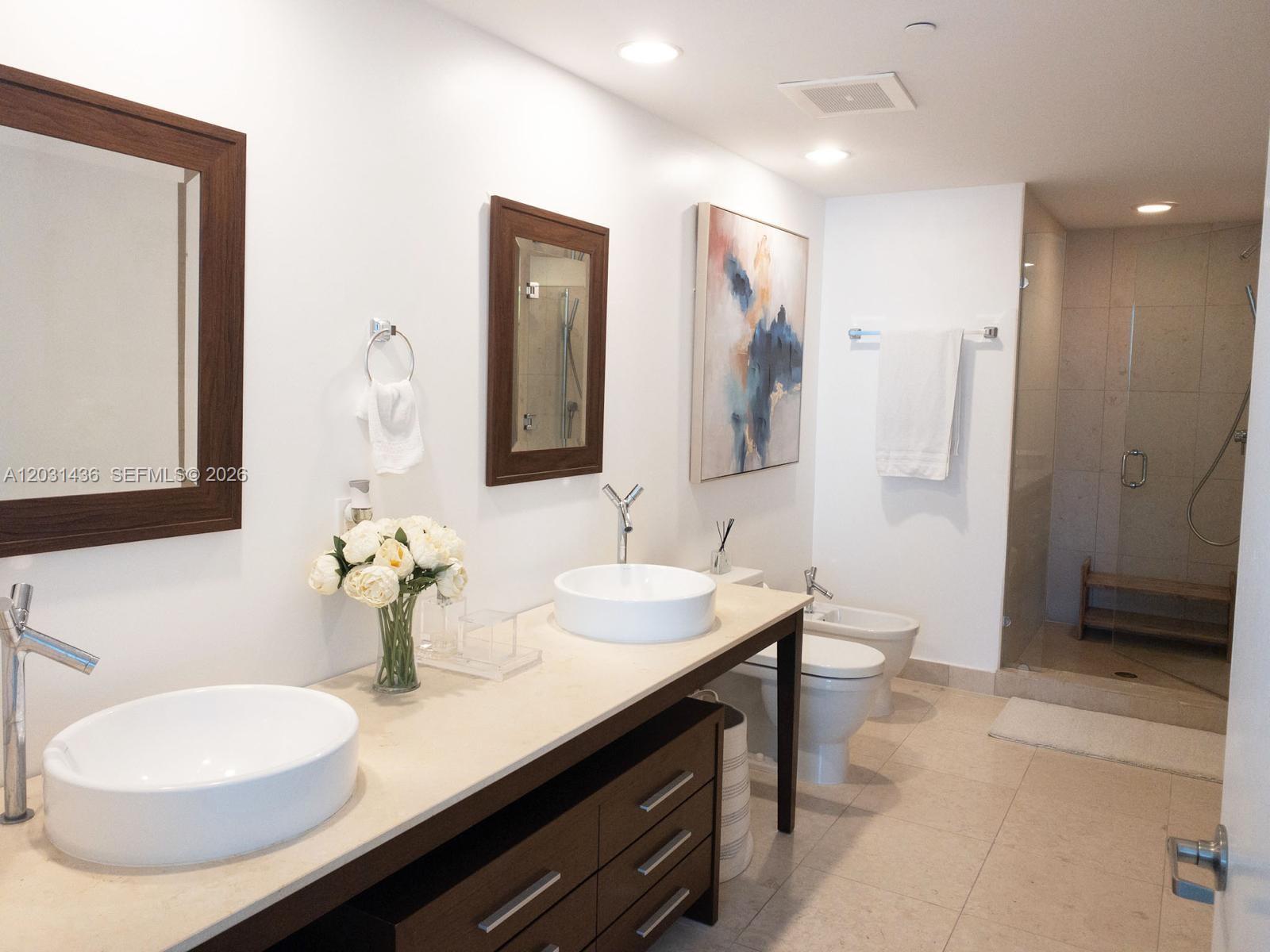 475 Brickell Ave #3915, Miami FL 33131