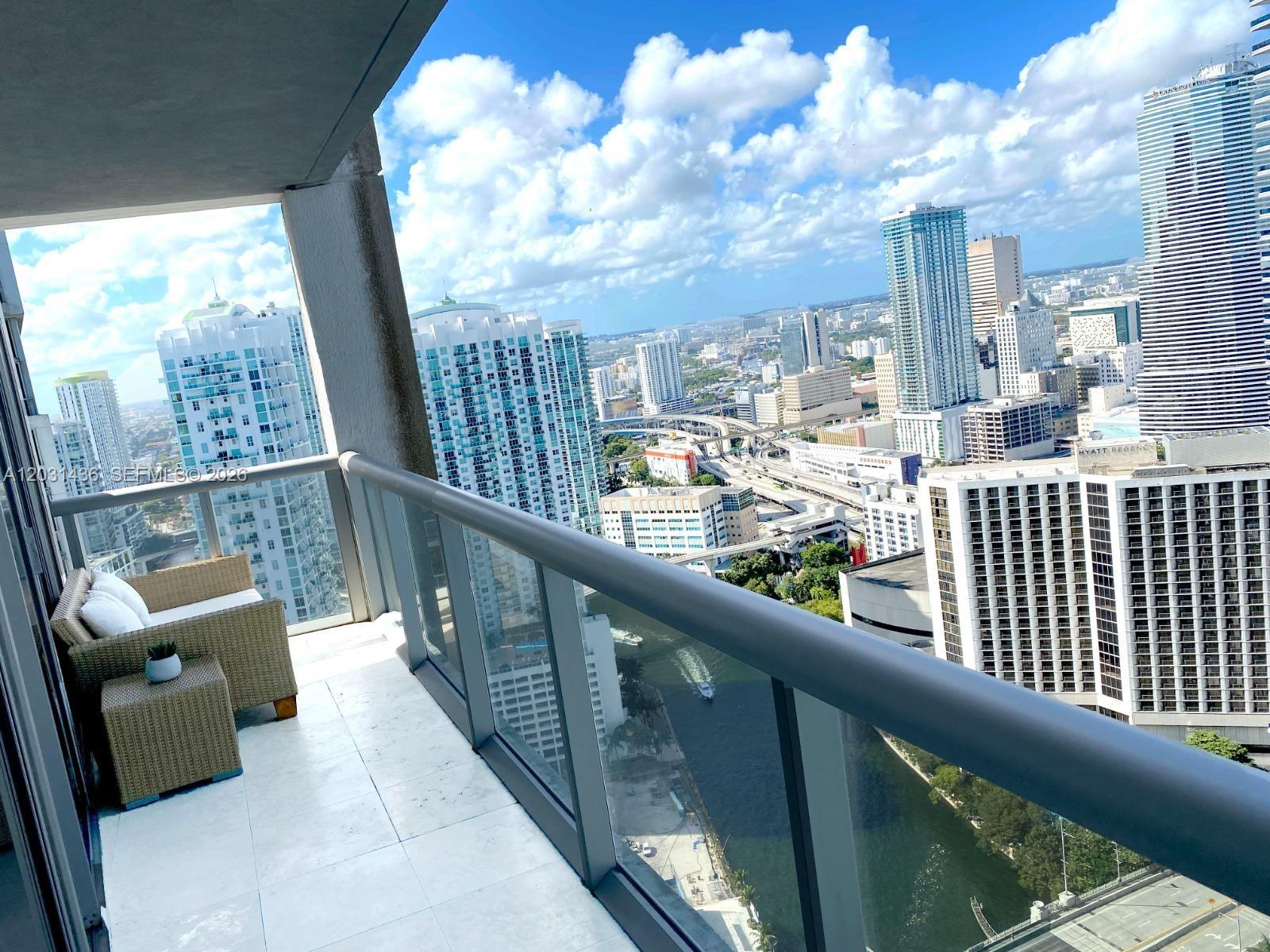 475 Brickell Ave #3915, Miami FL 33131