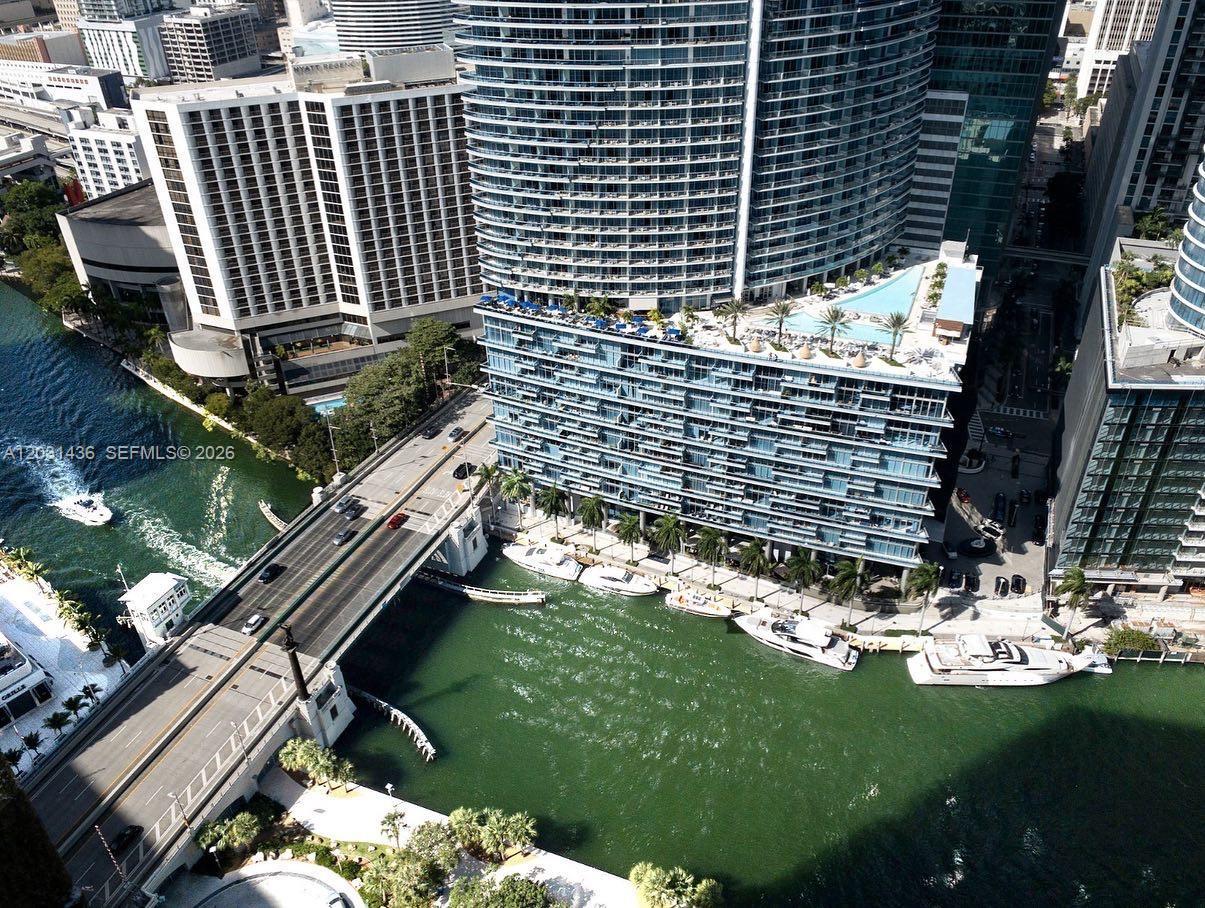475 Brickell Ave #3915, Miami FL 33131