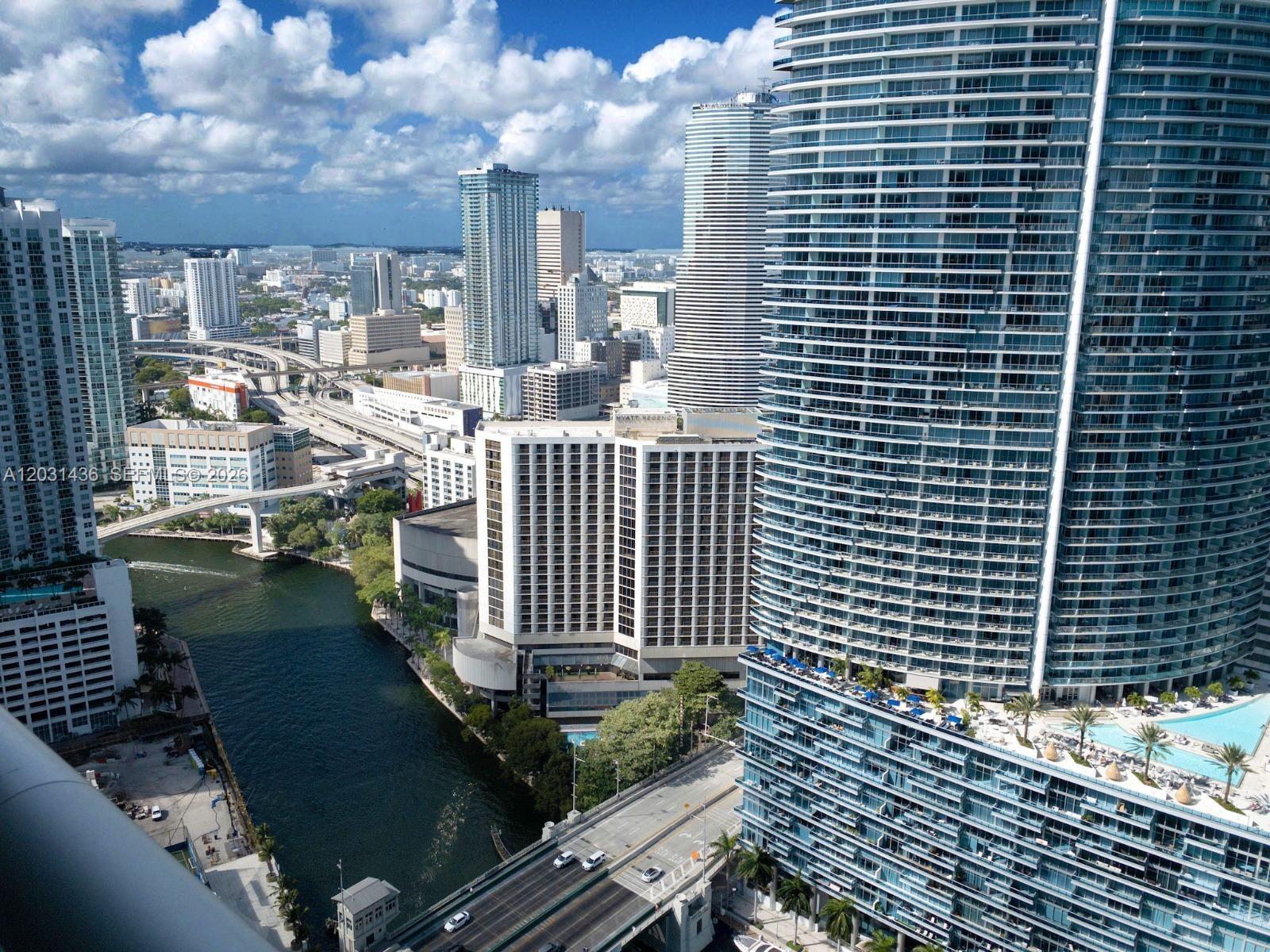475 Brickell Ave #3915, Miami FL 33131