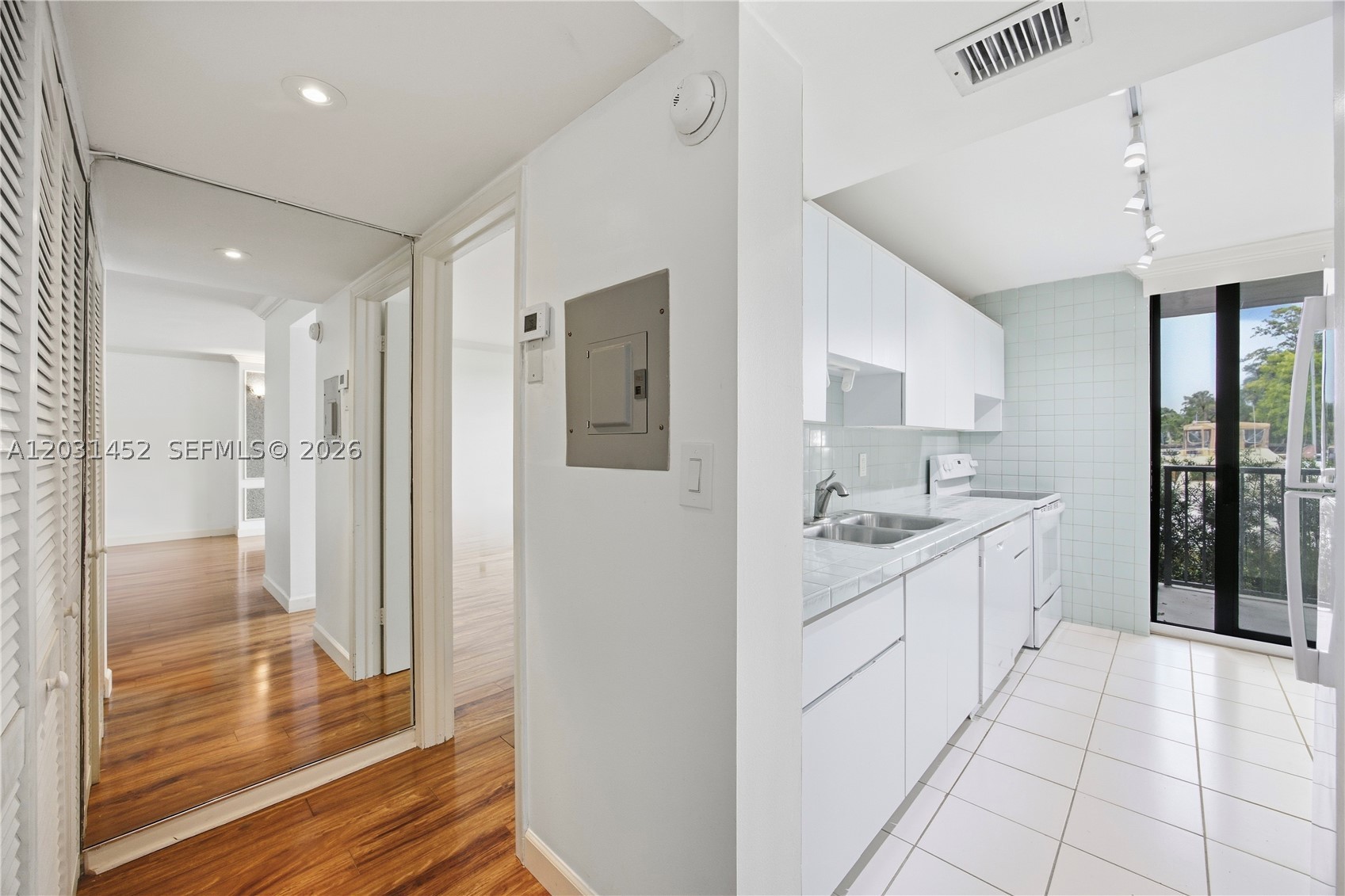1301 River Reach Dr #106, Fort Lauderdale FL 33315