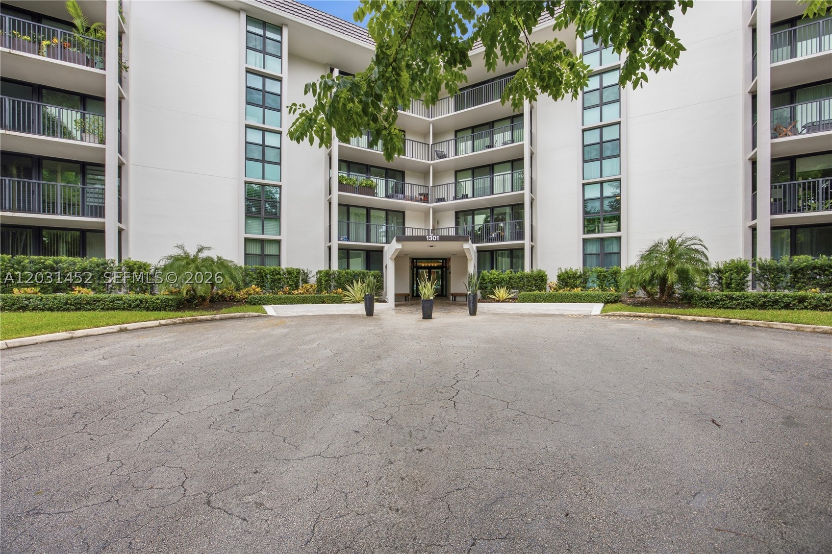 1301 River Reach Dr #106, Fort Lauderdale FL 33315