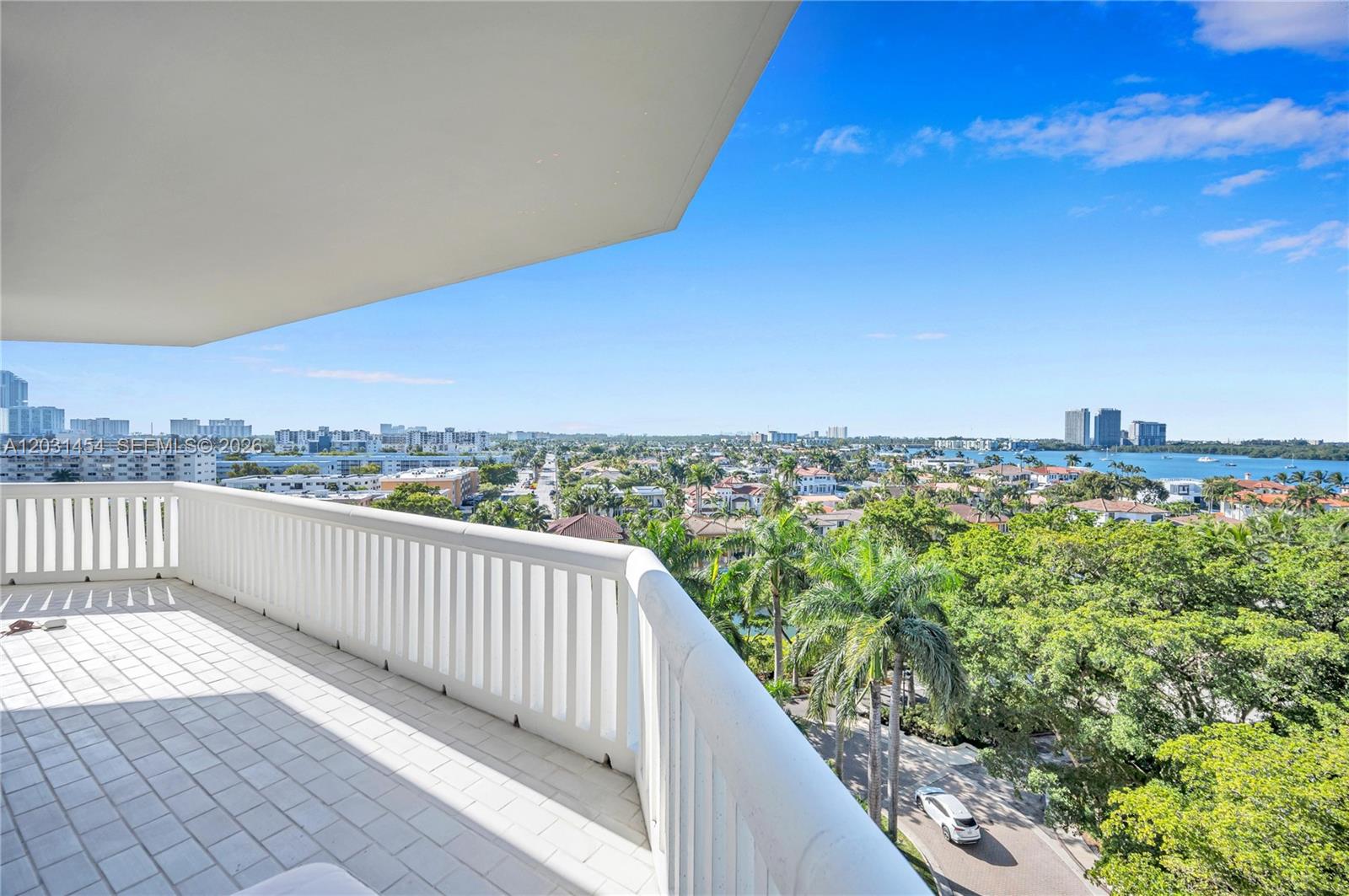2000 Island Blvd #806, Aventura FL 33160