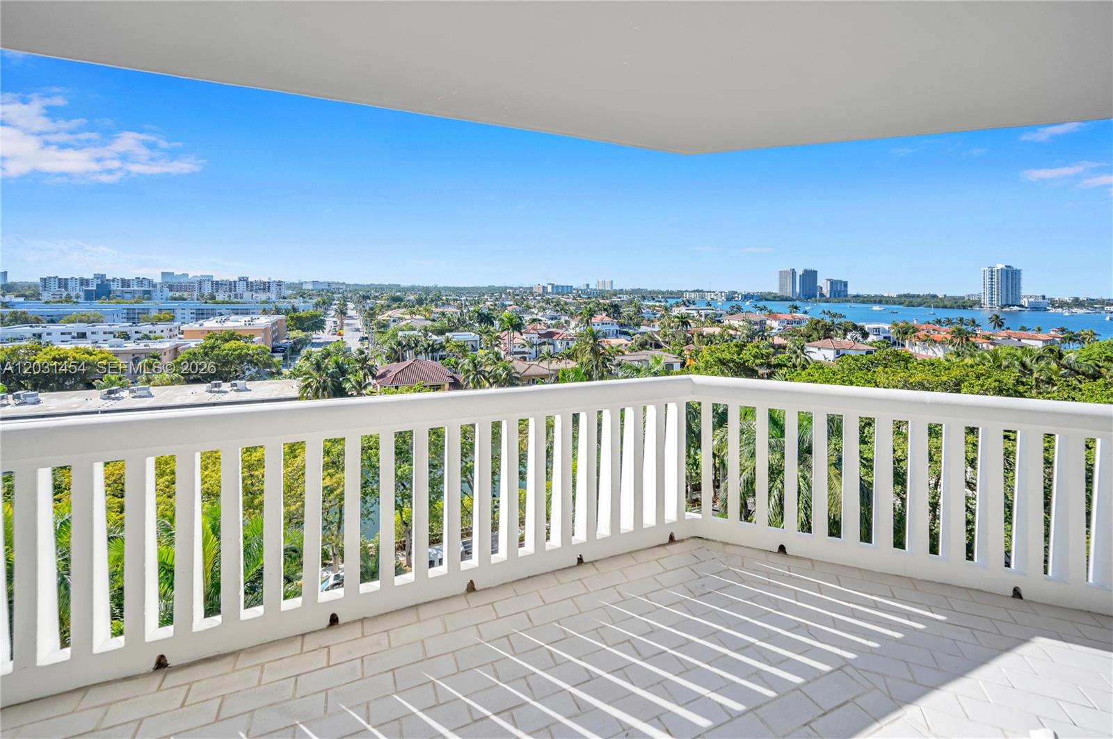 2000 Island Blvd #806, Aventura FL 33160