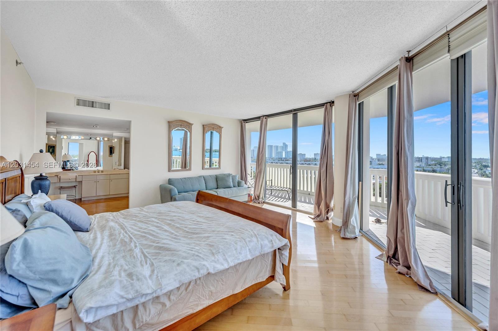 2000 Island Blvd #806, Aventura FL 33160