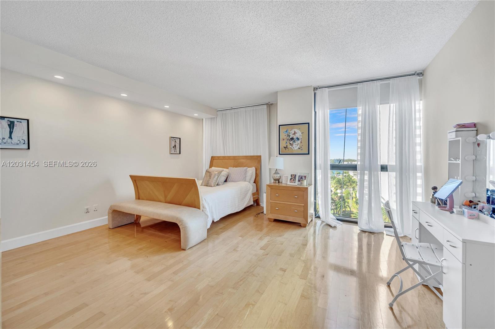 2000 Island Blvd #806, Aventura FL 33160