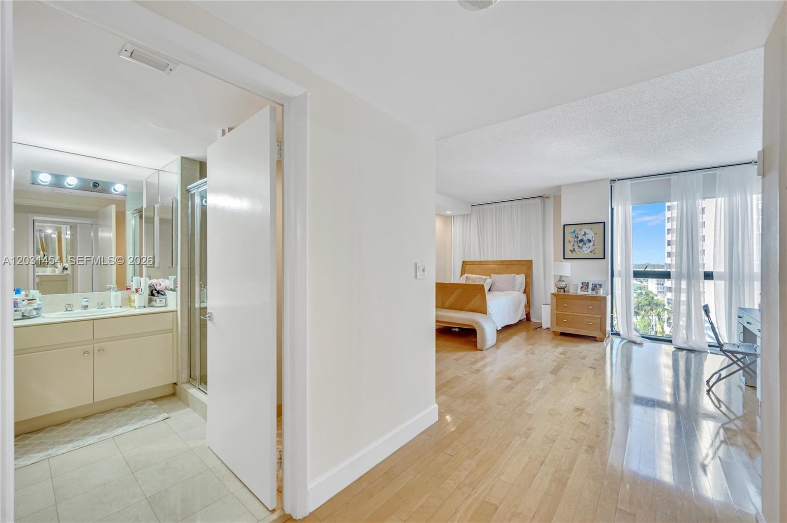 2000 Island Blvd #806, Aventura FL 33160