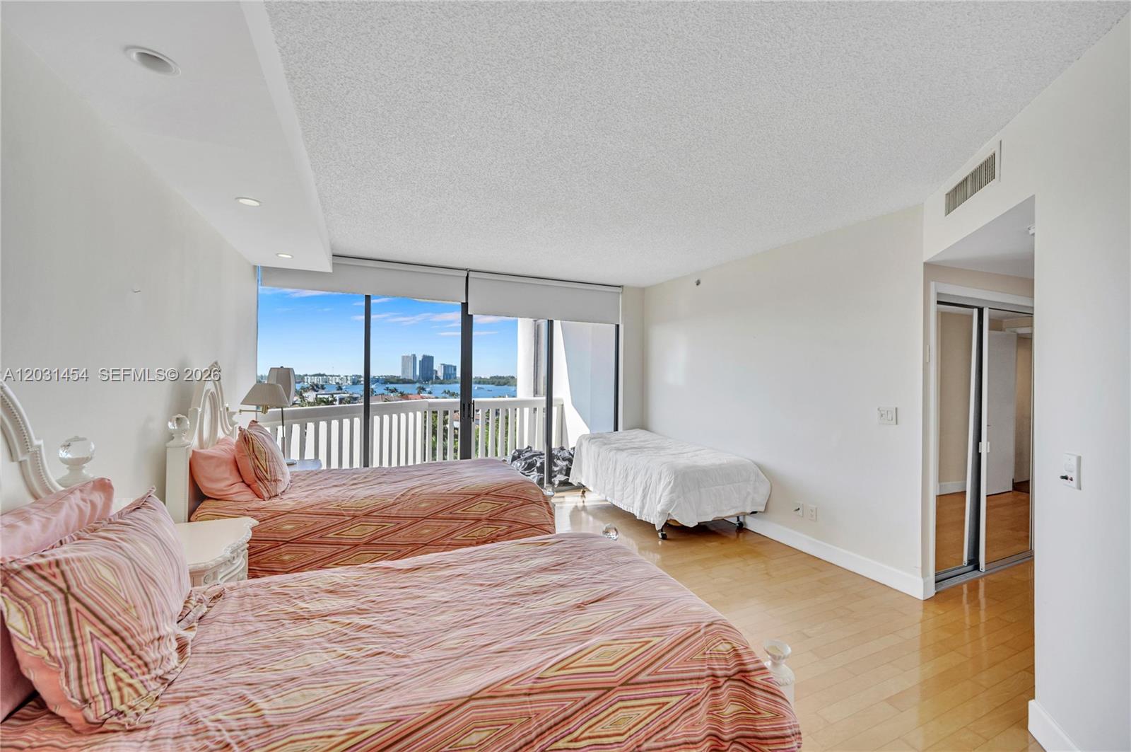 2000 Island Blvd #806, Aventura FL 33160