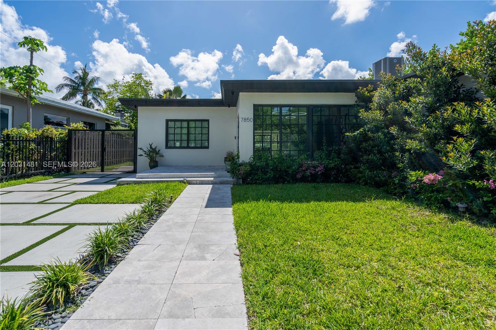 7850 Hawthorne Ave, Miami Beach FL 33141