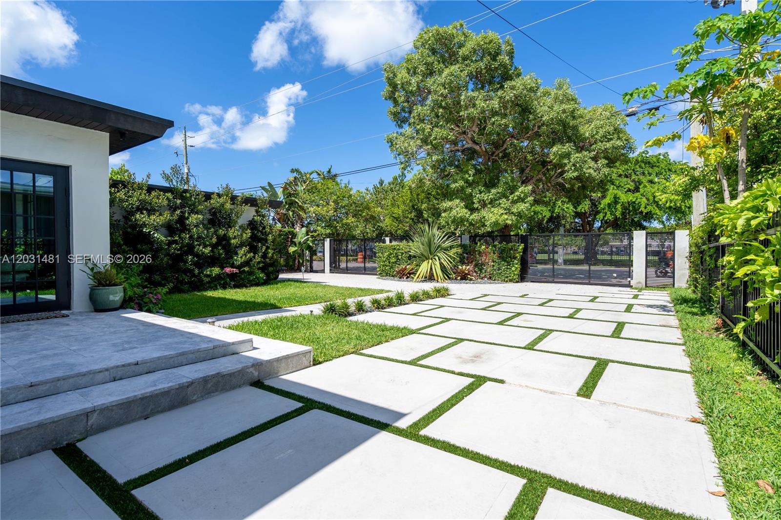 7850 Hawthorne Ave, Miami Beach FL 33141