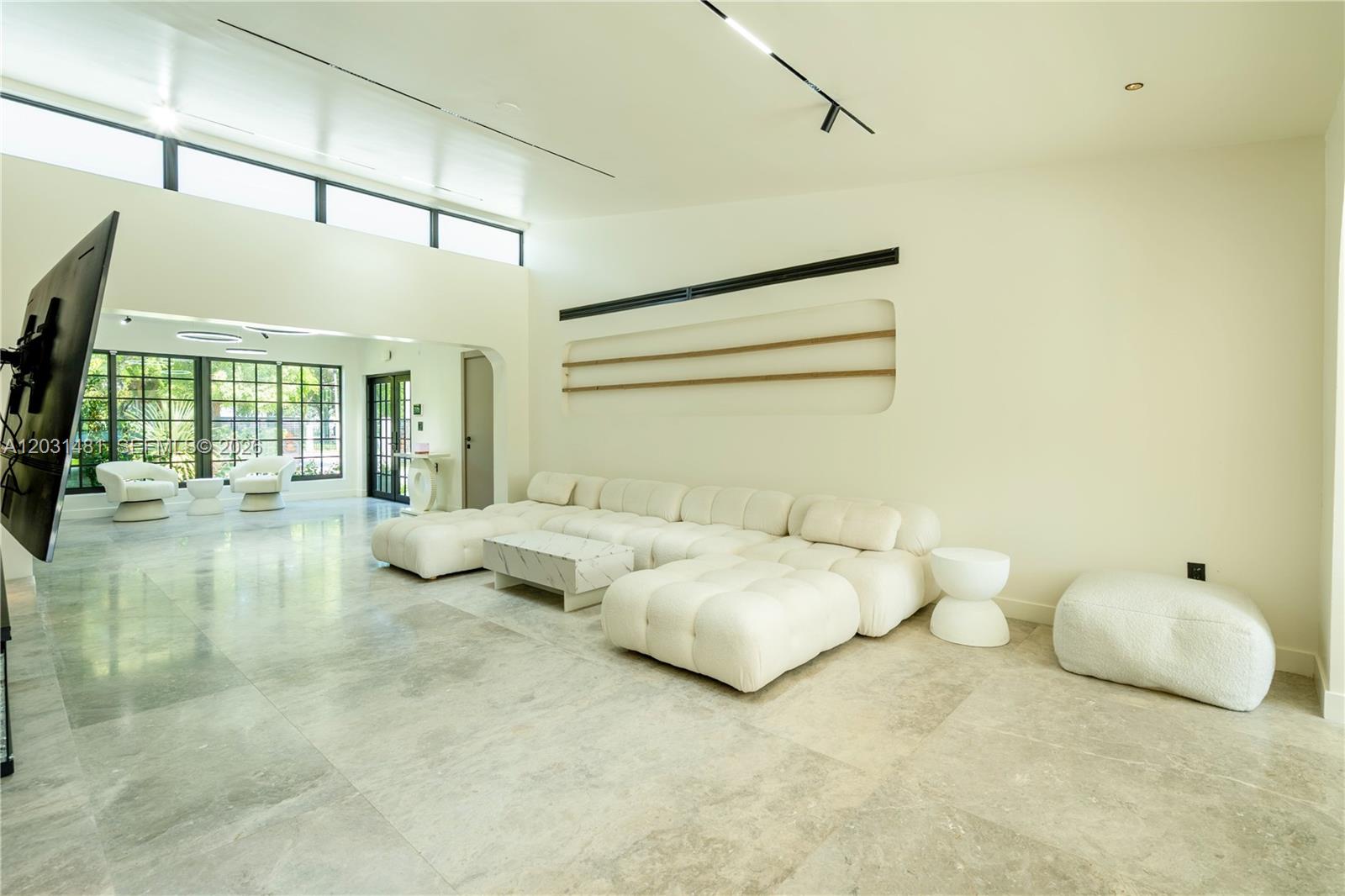 7850 Hawthorne Ave, Miami Beach FL 33141